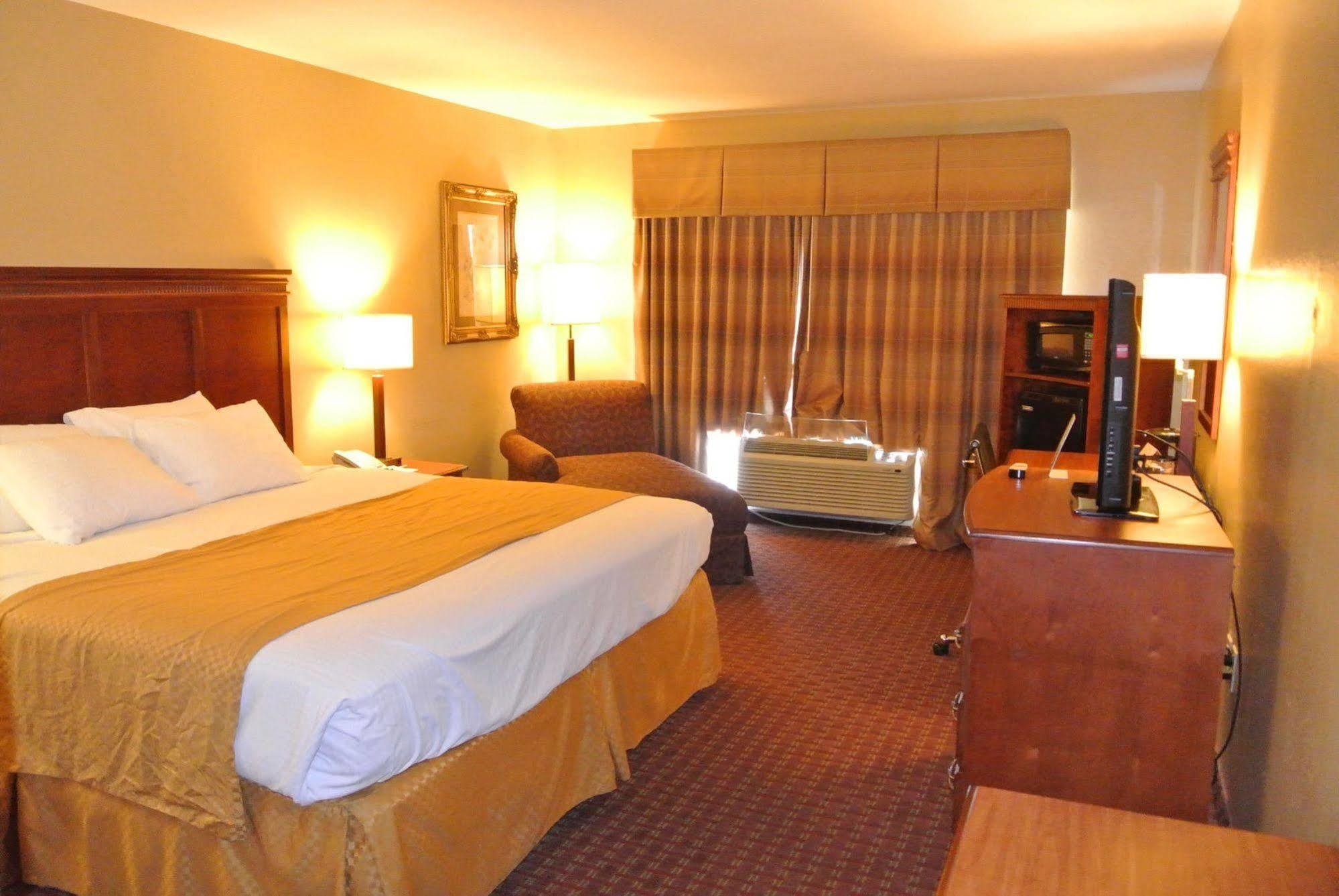 Quality Inn & Suites Carthage Zewnętrze zdjęcie